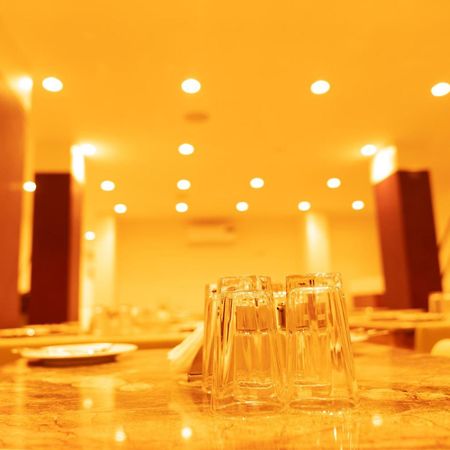 The Flamboyant Natraj Hotel Bharuch Buitenkant foto